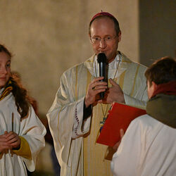 Osternachtsfeier mit Weihbischof Turnovszky